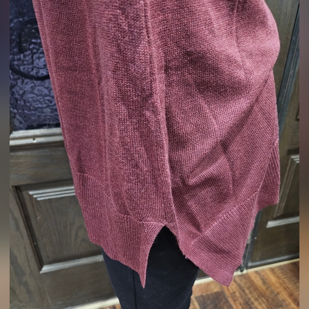 Grace Brand. Ladies Burgundy, cowl neck, soft cozy, long sweater Sz. Medium - Picture 6 of 8